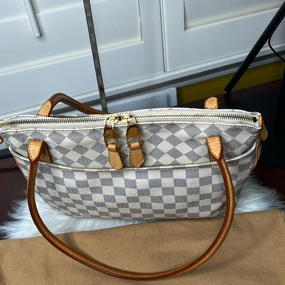 Louis Vuitton - Louis Vuitton Figheri PM Shoulder Bag Pre-Loved Great Condition - Picture 10 of 17